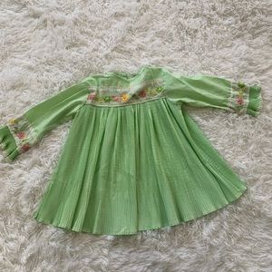 Vintage green dress with flower embroidery